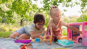 Foto de El juego con muñecas estimula a los niños a hablar sobre los pensamientos y emociones de los demás