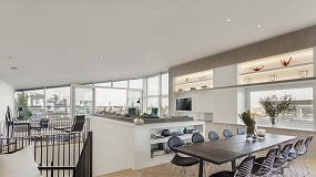 Foto de FORMstudio reinvents a Bermondsey Wall Penthouse, with HI-MACS® taking centre stage