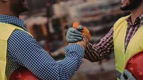 Foto de En el trabajo, protege tus manos: chales el guante con Lyreco
