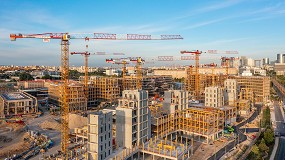 Foto de Diez gras torre de Liebherr ayudan a construir el mayor campus de madera de Europa