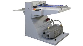 Foto de Cyklos presenta en Ipex una hendidora-microperforadora automtica