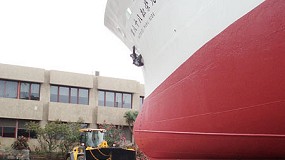 Foto de Astican adquiere una pala cargadora JCB 456ZX para labores de empuje y remolque de buques