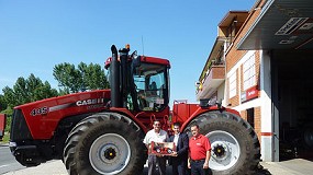 Foto de Case IH entrega un tractor modelo STX 435 a la empresa Lzaro Conextran S.L.
