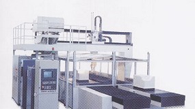 Foto de K 2010 muestra las mquinas de termoconformado y los sistemas de corte de Comi-Techmill