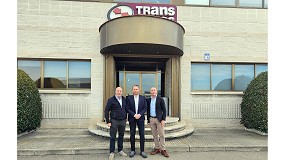 Foto de Transgrúas Cial firma un acuerdo de distribución para toda España de las grúas pick and carry JMG Cranes