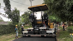 Foto de Caterpillar lanza una nueva línea compacta de pavimentadoras y reglones de asfalto