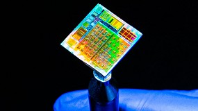 Foto de Crean un microchip hbrido con materiales 2D que podra utilizarse en redes neuronales para IA