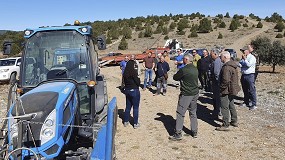 Foto de Maquinaria Ferro realiza una demostracin de la desherbadora Eco Gp a la Asociacin de Truferos de Teruel