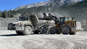 Foto de Los dmperes articulados Rokbak RA40 'sacuden' las Montaas Rocosas
