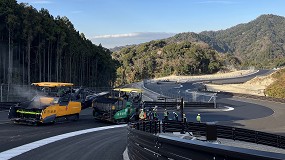 Fotografia de [es] Construccin de una pista de carreras espectacular en las montaas de Japn