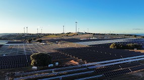 Foto de Acciona Energa completa su primera planta hbrida elica y solar