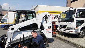 Foto de Bobcat presta sus cargadoras con control remoto para ayudar en Japn