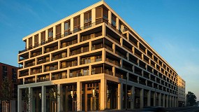 Picture of [es] GEALAN-acrylcolor transforma la Casa MaryAnn de Dresde en un icono arquitectnico dorado y lujoso