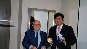 Foto de Rafael Sarasola, medalla del XV aniversario del GIDAI