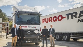 Foto de Daimler Truck Espa�a entrega a Furgo-Trayler la primera tractora el�ctrica eActros 300 City Tractor