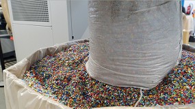 Reciclaje en circuito cerrado de HDPE: pellets para contacto alimentario con sistema de reciclaje OMNImax