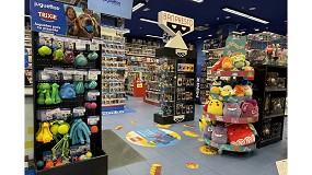 Foto de La campaa Juguetes Rotos de Juguettos aadir en sus tiendas juguetes para mascotas
