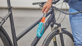 Picture of [es] Nuevo set CleanSystem de limpieza de bicicletas de Gardena, con cepillo, manguera y jabn