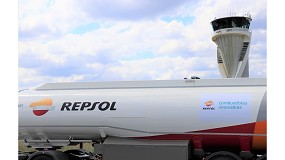 Foto de Repsol e Iberia firman un acuerdo con Inditex para emplear SAF en el transporte de su carga area