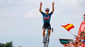 Foto de La primera victoria del Kern Pharma en La Vuelta, ms que un homenaje