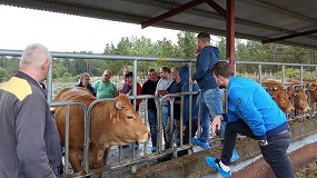 Foto de Una veintena de personas asiste al curso de jueces de la raza Rubia Gallega