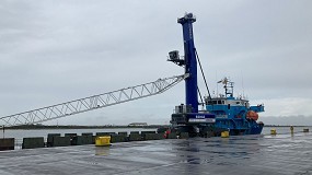 Foto de Berg recibe en Huelva la tercera de las gras Liebherr