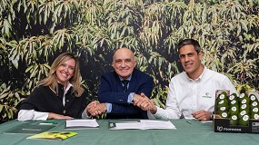 Foto de Montosa donar aguacates, mangos y otros productos al Banco de Alimentos de la Costa del Sol