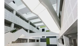 Foto de A gama Ecophon Clipso garante o conforto dos alunos e professores do Campus P� Sporet