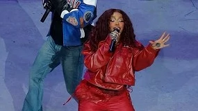 Foto de El look curly de SZA en la Super Bowl 2025: cmo conseguirlo con ghd