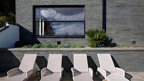 Aluminios Vallirana presenta su nueva ventana guillotina AV-Skyline