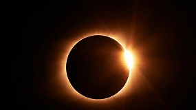 Foto de Eclipse parcial reduz produo de energia solar em mais de 20%