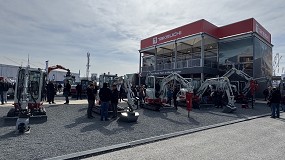 Takeuchi presenta en Bauma 2025 su excavadora de ruedas TB370W y nuevos modelos elctricos
