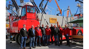 Combilift presenta un cargador autopropulsado en Bauma 2025