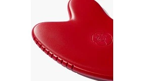 Foto de Chanel lanza un accesorio de masaje fabricado con materiales de origen biológico en colaboración con Sulapac y FaiveleyTech