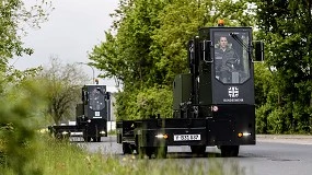 Foto de Carretillas elevadoras multidireccionales de Hubtex, ideales para la logística militar
