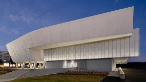 El Crow Museum of Asian Art se ilumina para crear un dilogo entre arquitectura, arte e investigacin