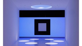 Foto de 75 aniversario de Zumtobel Group con perspectivas lumnicas multifacticas