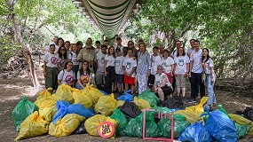 Foto de Su Majestad la Reina Doa Sofa participa como voluntaria en la recogida de residuos del Proyecto LIBERA en Madrid