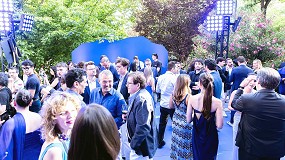 Foto de Cosentino y Actiu tien de azul el corazn de Madrid con Come Together Blue