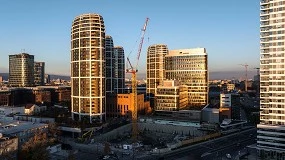 Foto de Grúas Liebherr en acción en la construcción de la última Skypark Tower en Bratislava