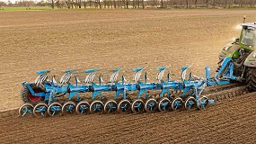 Lemken Diamant 18 con FlexPack: arado semi-suspendido con rodillo compactador integrado
