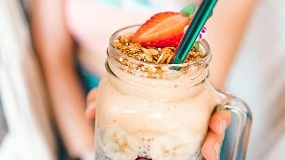 Foto de Los snacks saludables ricos en proteína en verano: la clave del picoteo saludable en la (peri)menopausia