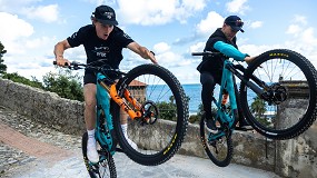 Foto de FOX sorprende con su horquilla invertida Podium pensada para enduro