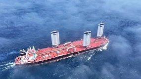 Foto de Los recubrimientos marinos de Akzonobel protegen el primer petrolero con propulsión asistida por el viento
