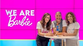 Foto de Barbie presenta una muñeca con diabetes tipo 1