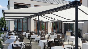 Foto de markilux instala sus toldos en una terraza con vistas al lago Constanza