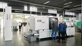 Arburg presenta una celda de produccin con etiquetado IML para productos sanitarios