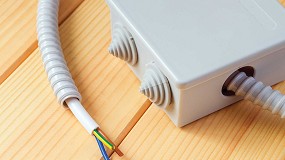 Ampacet presenta masterbatches retardantes de llama con bajo contenido de halgenos y sin halgenos para plsticos elctricos y de construccin ms seguros en K 2025