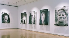 Foto de Dinamismo lumínico en los espacios de exhibición fotográfica