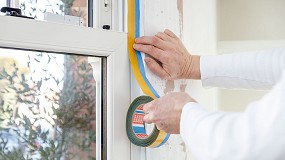 Foto de tesa 4470 Precision Mask Doble Cara: la cinta de doble cara agiliza la protecci�n de superficies en trabajos de pintura y renovaci�n